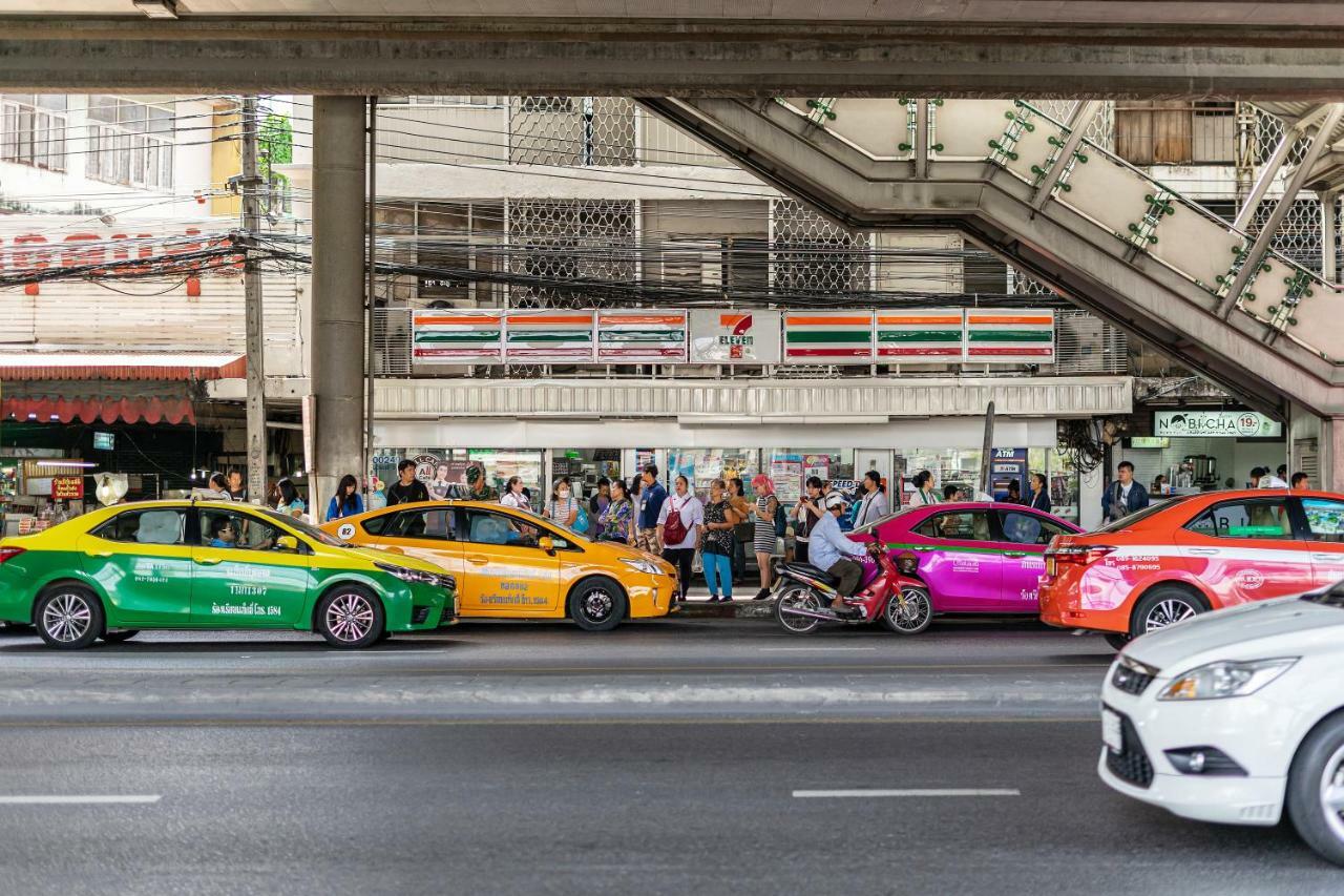 Udomsuk Inn & Cafe - Bts Udomsuk Bangkok Buitenkant foto